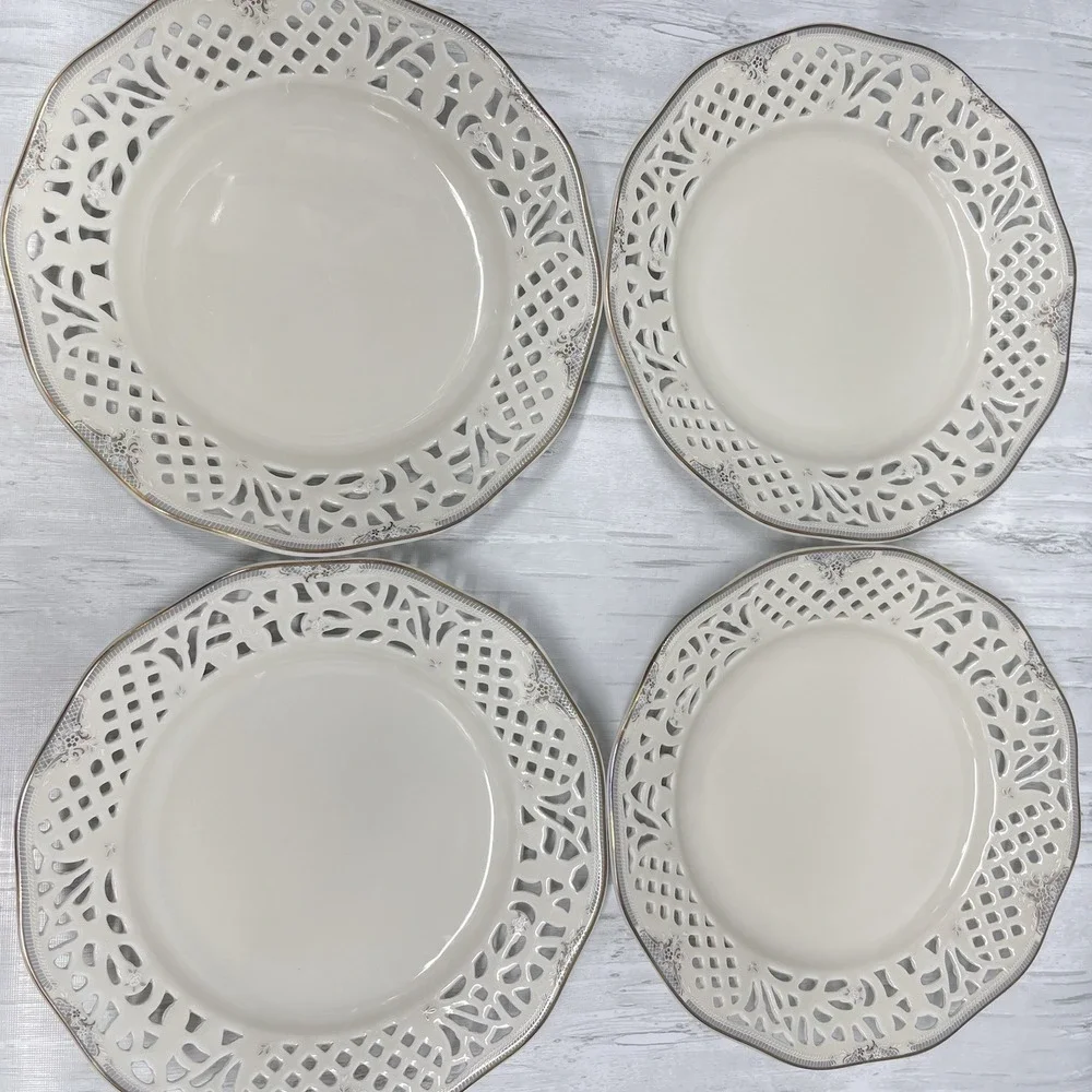 Oscar De‎ La Renta Fine China UH 105 Bouquet Gray Reticulated Plates Set 6.75